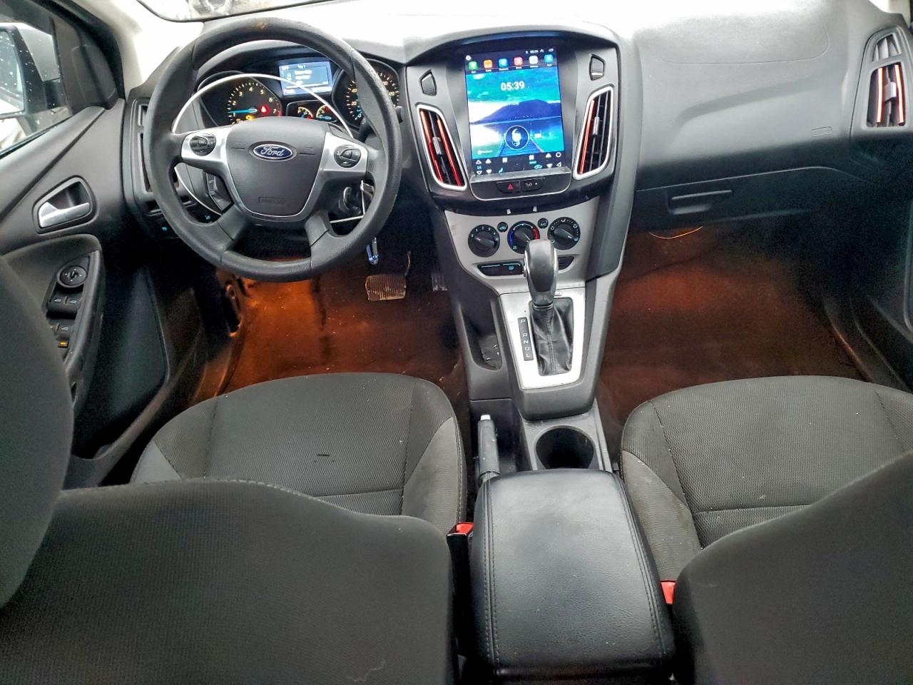 2014 FORD FOCUS SE photo 15