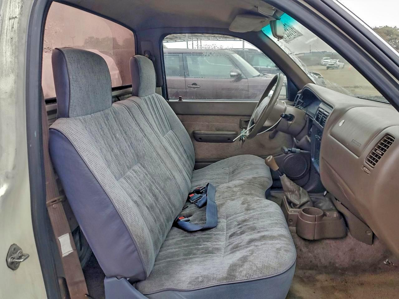 1998 TOYOTA TACOMA photo 37