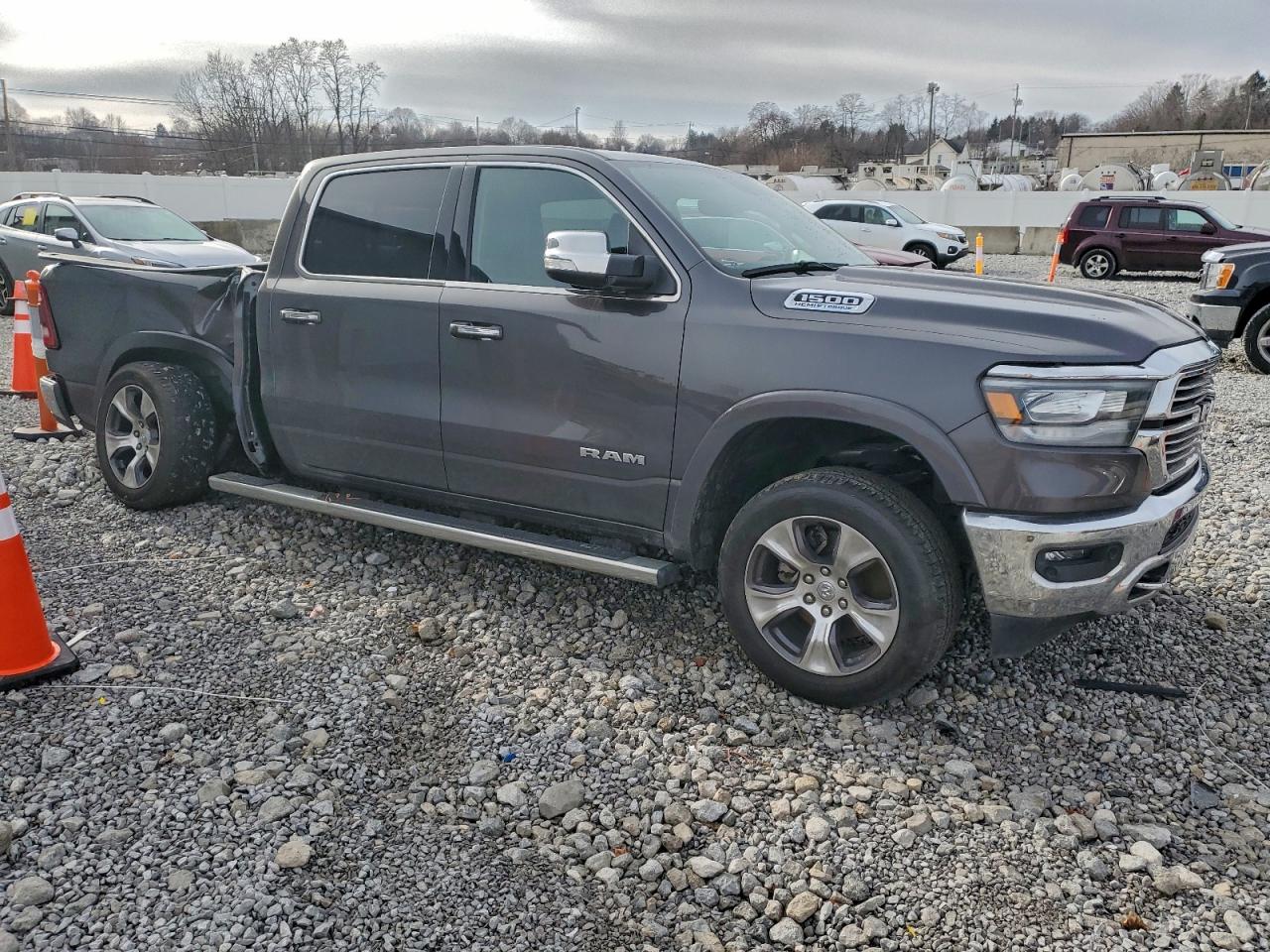 2021 RAM 1500 LARAMIE photo 4
