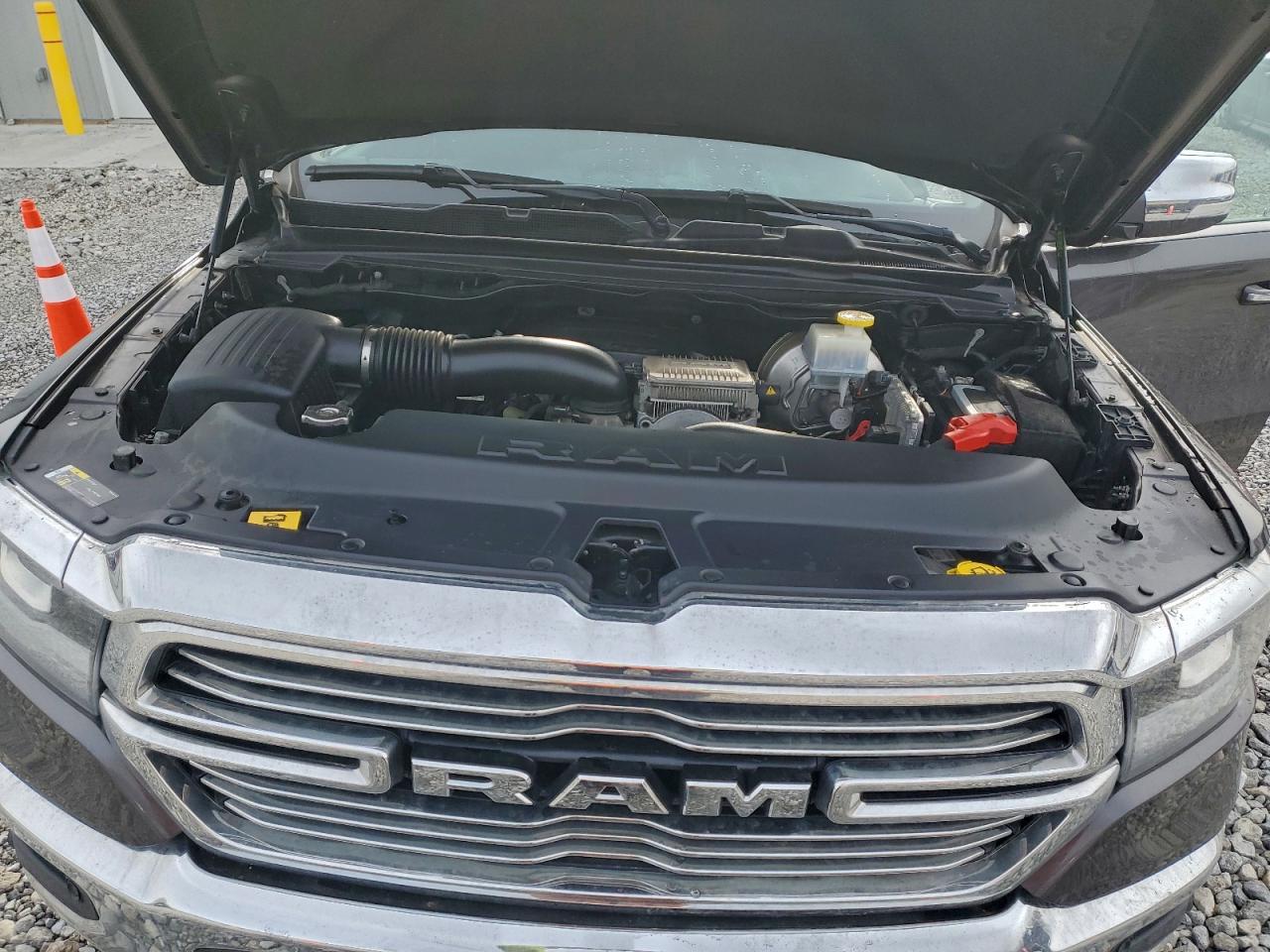 2021 RAM 1500 LARAMIE photo 11
