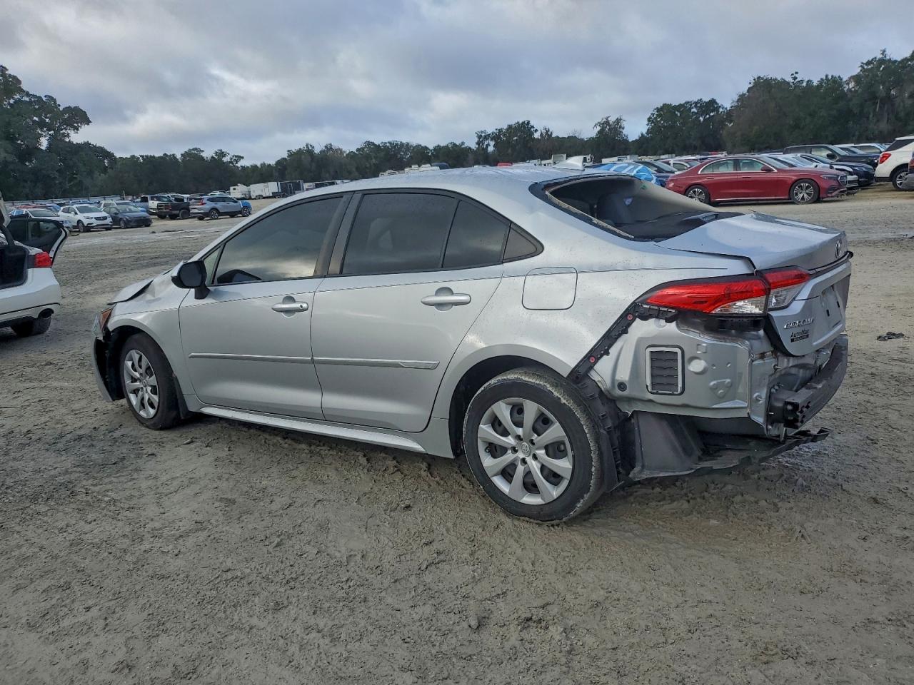 2022 TOYOTA COROLLA LE photo 2