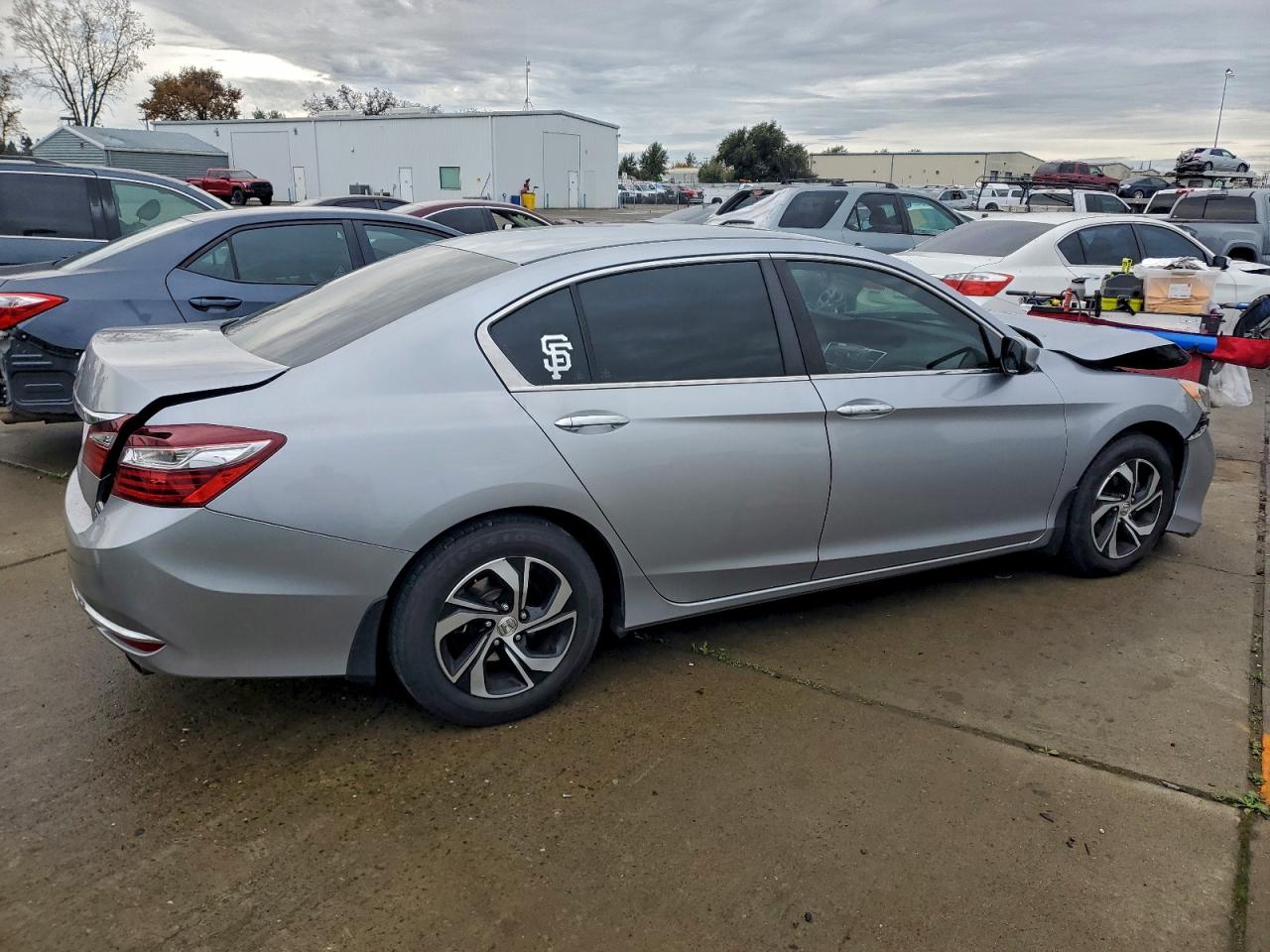 2017 HONDA ACCORD LX photo 3