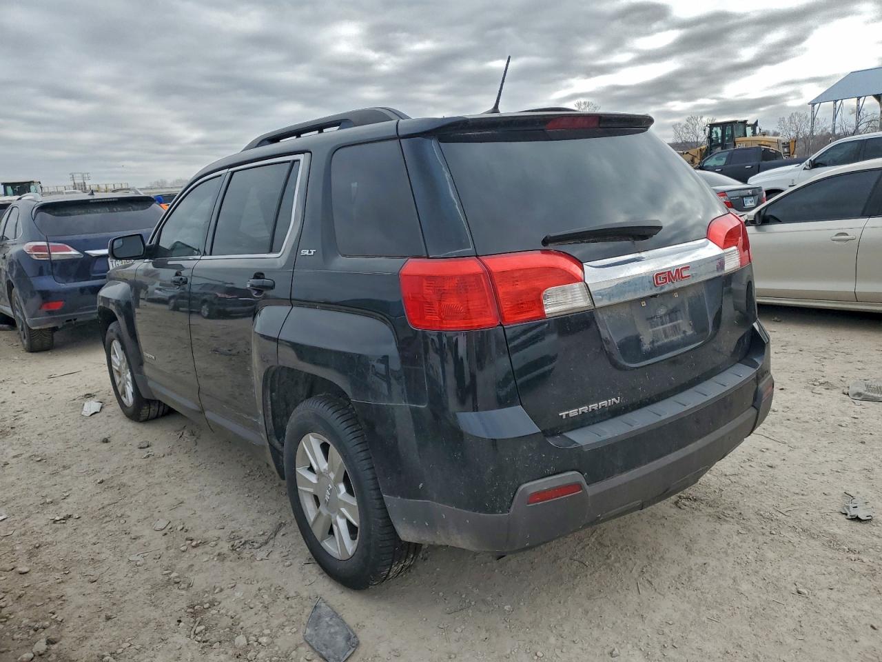 2013 GMC TERRAIN SLT photo 2