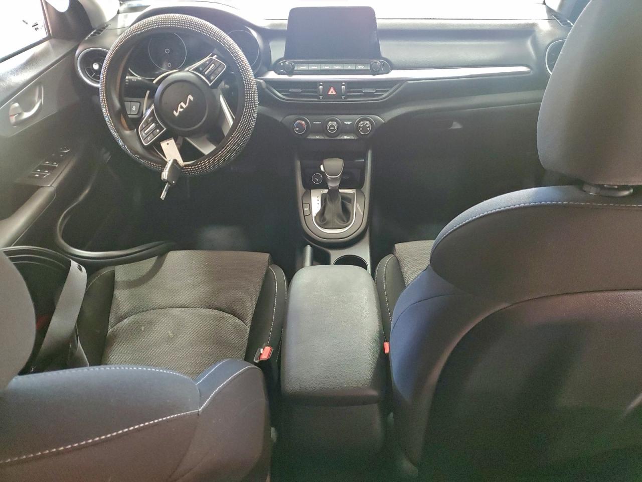 2023 KIA FORTE LX photo 8