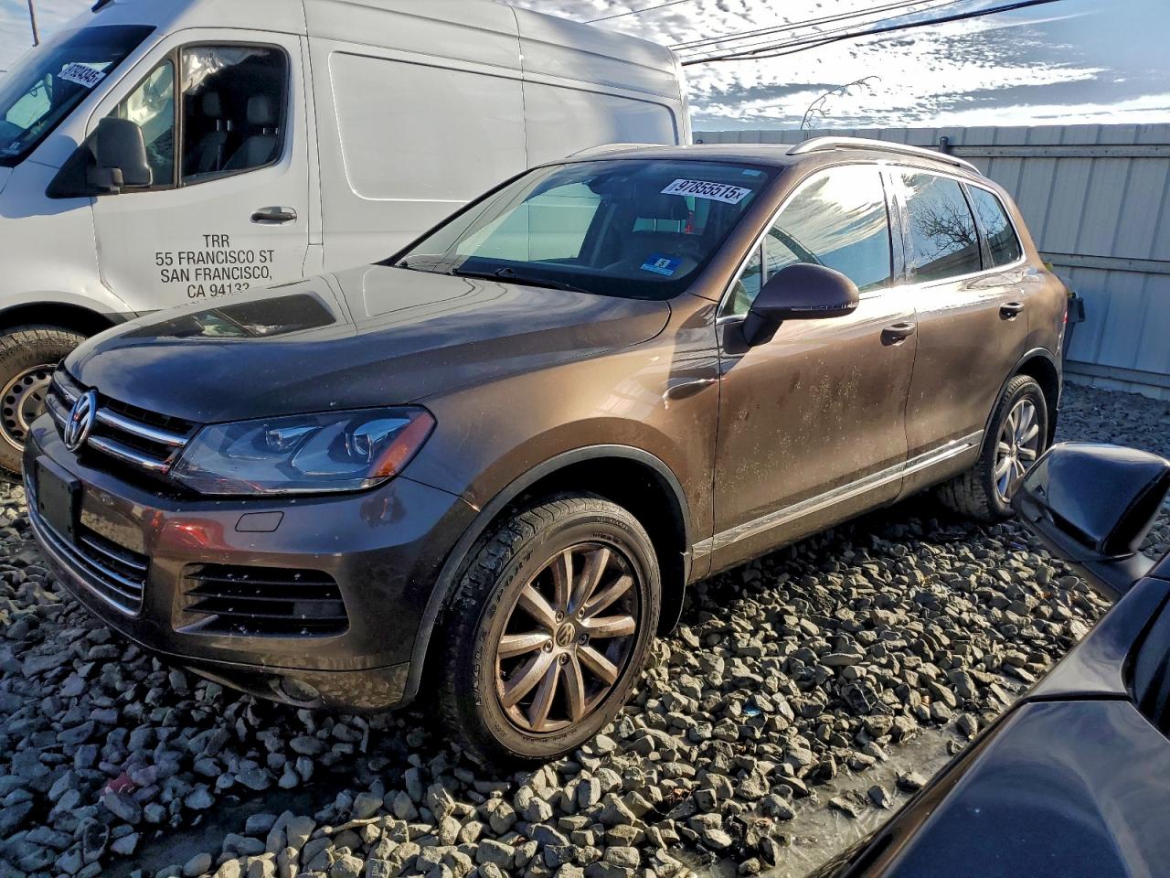 2011 VOLKSWAGEN TOUAREG