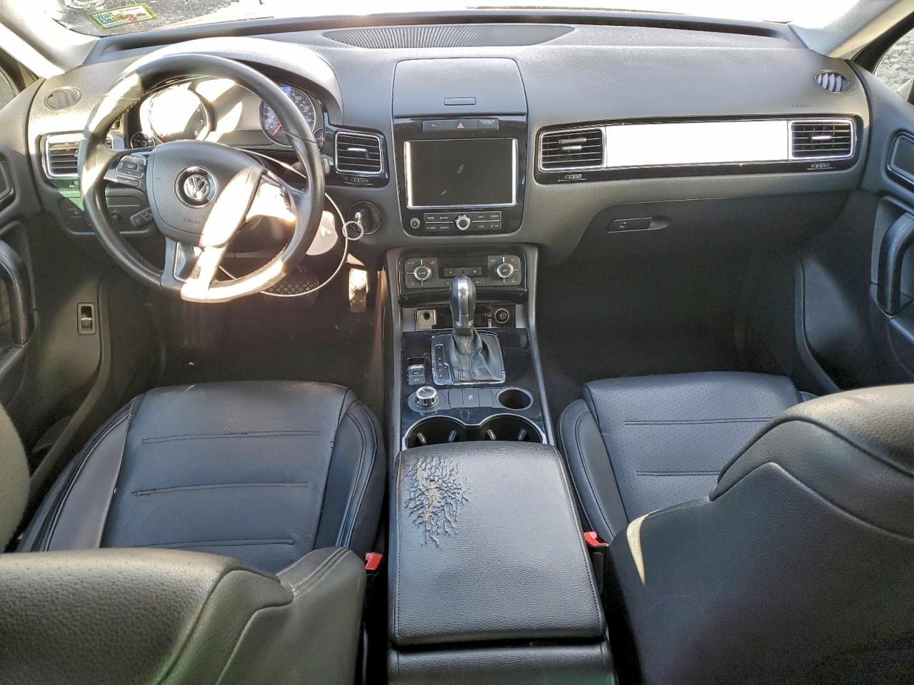 2011 VOLKSWAGEN TOUAREG V6 photo 8