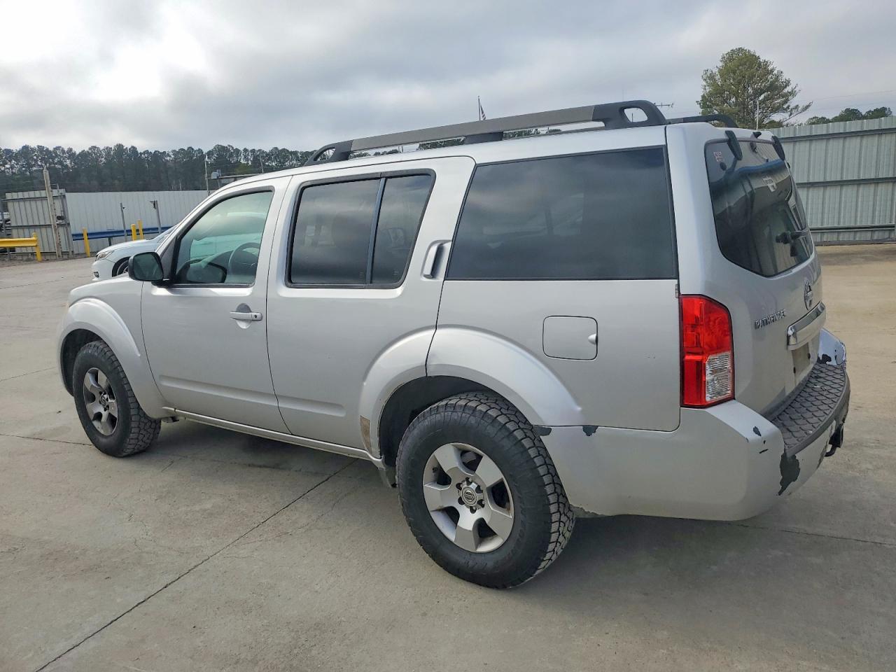 2008 NISSAN PATHFINDER S photo 2