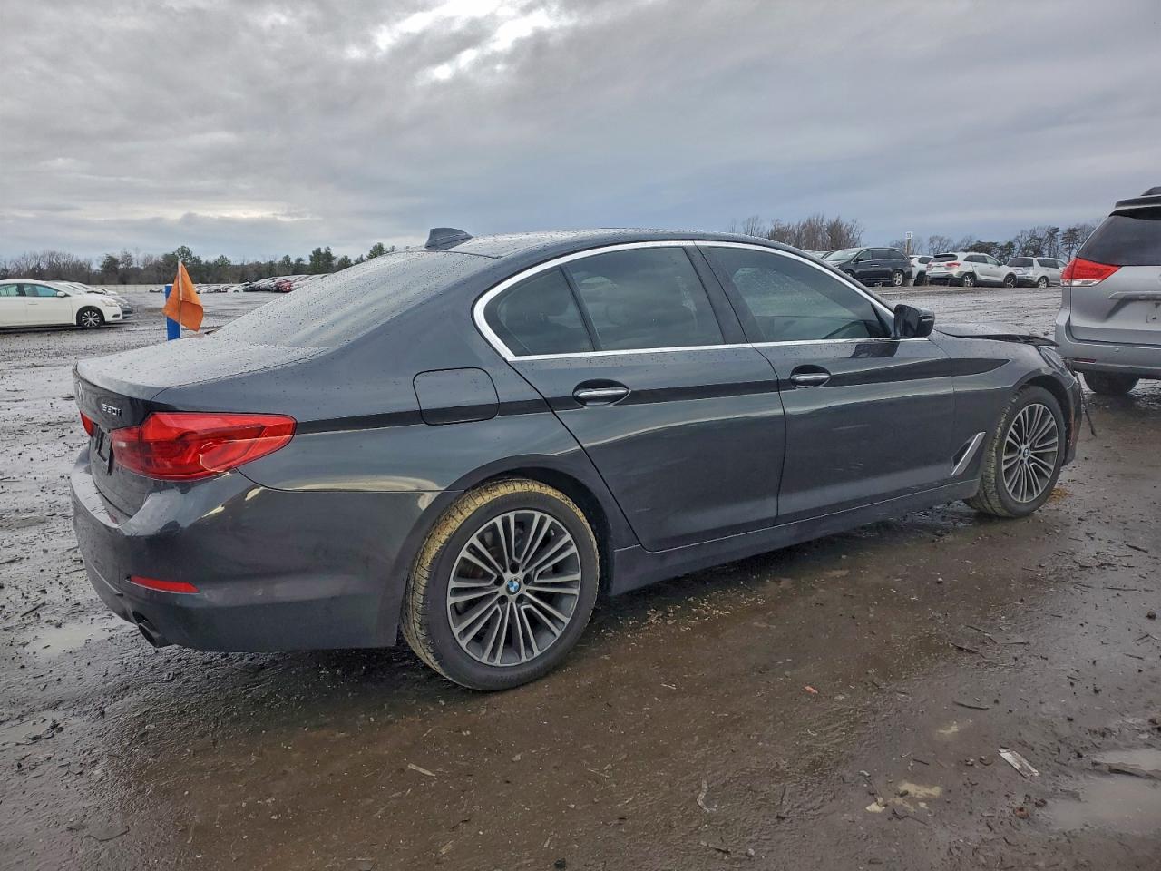 2018 BMW 530 XI photo 3