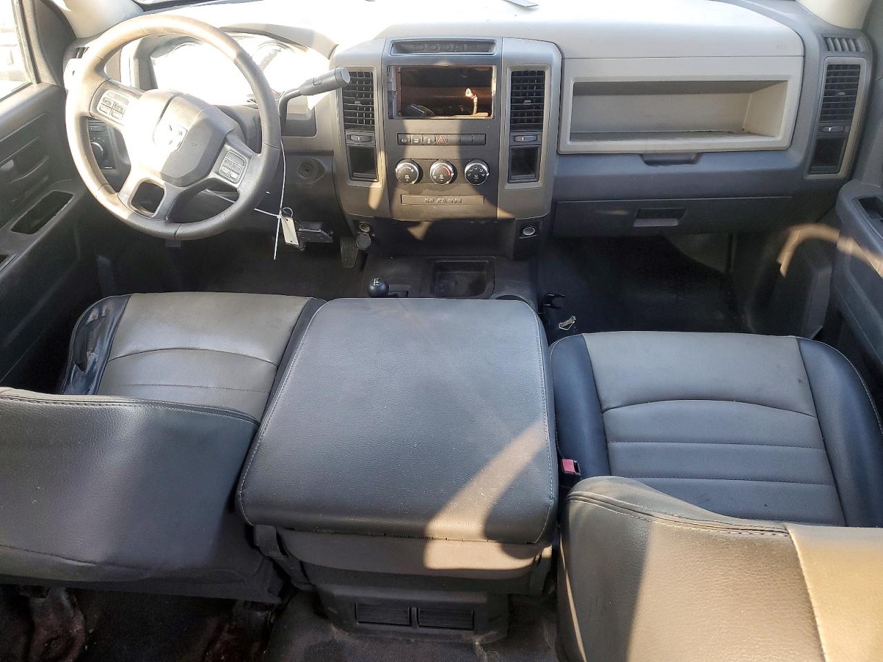 2012 DODGE RAM 3500 ST photo 22