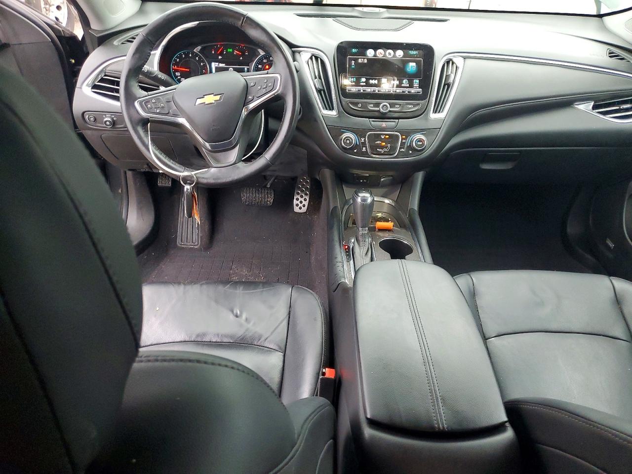 2017 CHEVROLET MALIBU LT photo 8