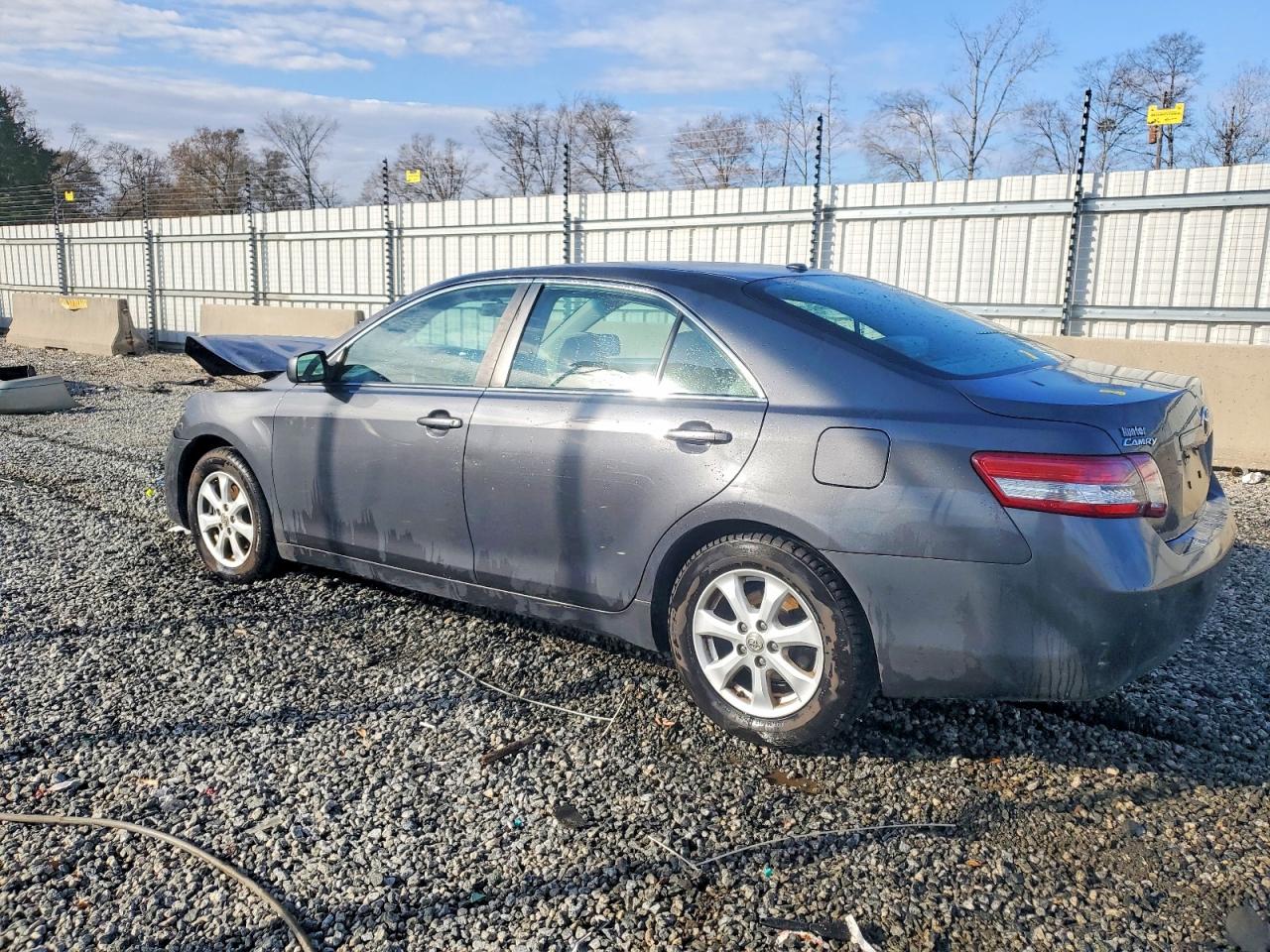 2011 TOYOTA CAMRY BASE photo 2