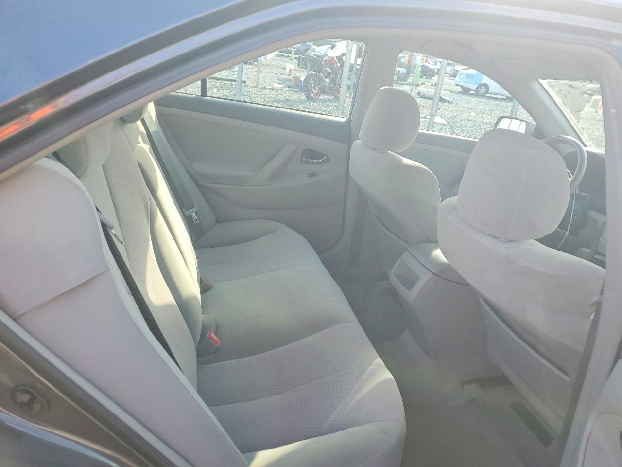 2011 TOYOTA CAMRY BASE photo 10