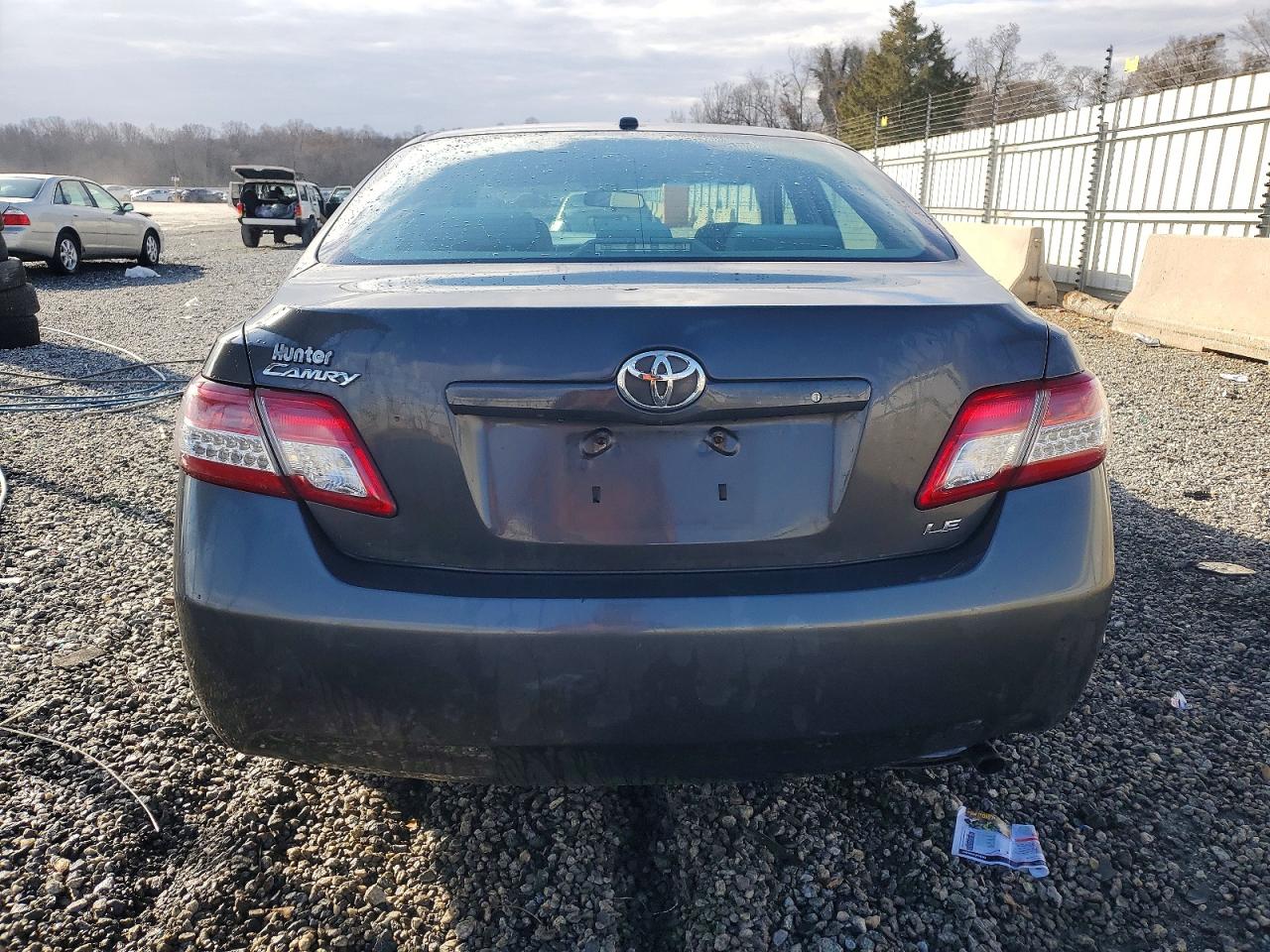 2011 TOYOTA CAMRY BASE photo 6