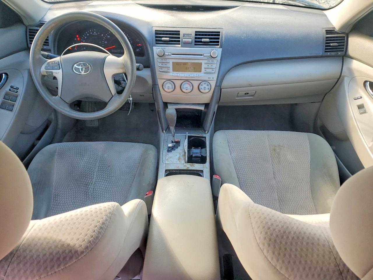 2011 TOYOTA CAMRY BASE photo 8