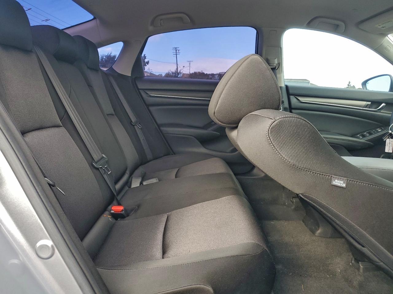 2020 HONDA ACCORD LX photo 10