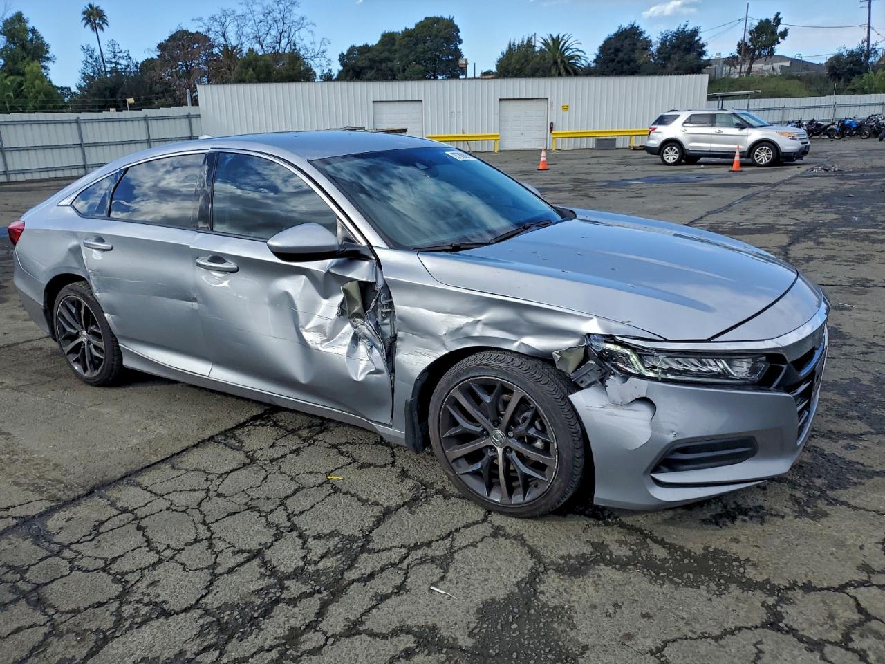 2020 HONDA ACCORD LX photo 4