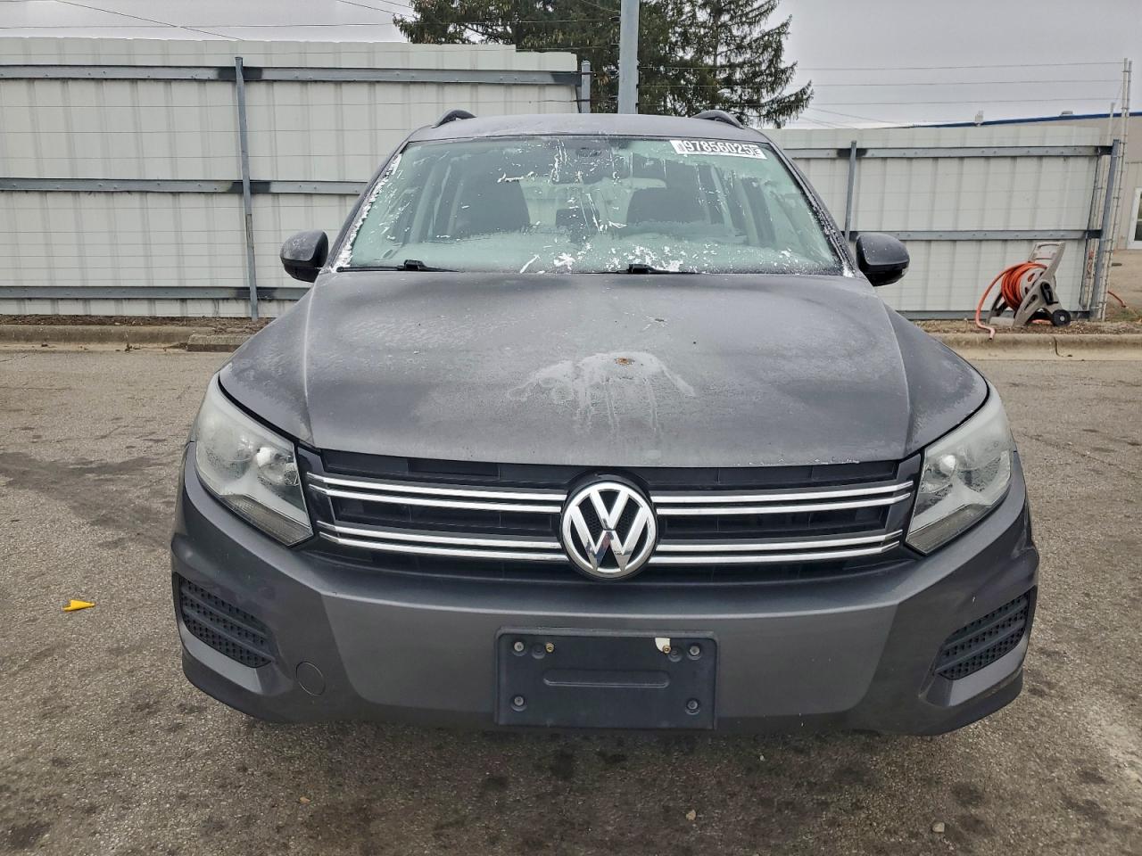 2016 VOLKSWAGEN TIGUAN S photo 5