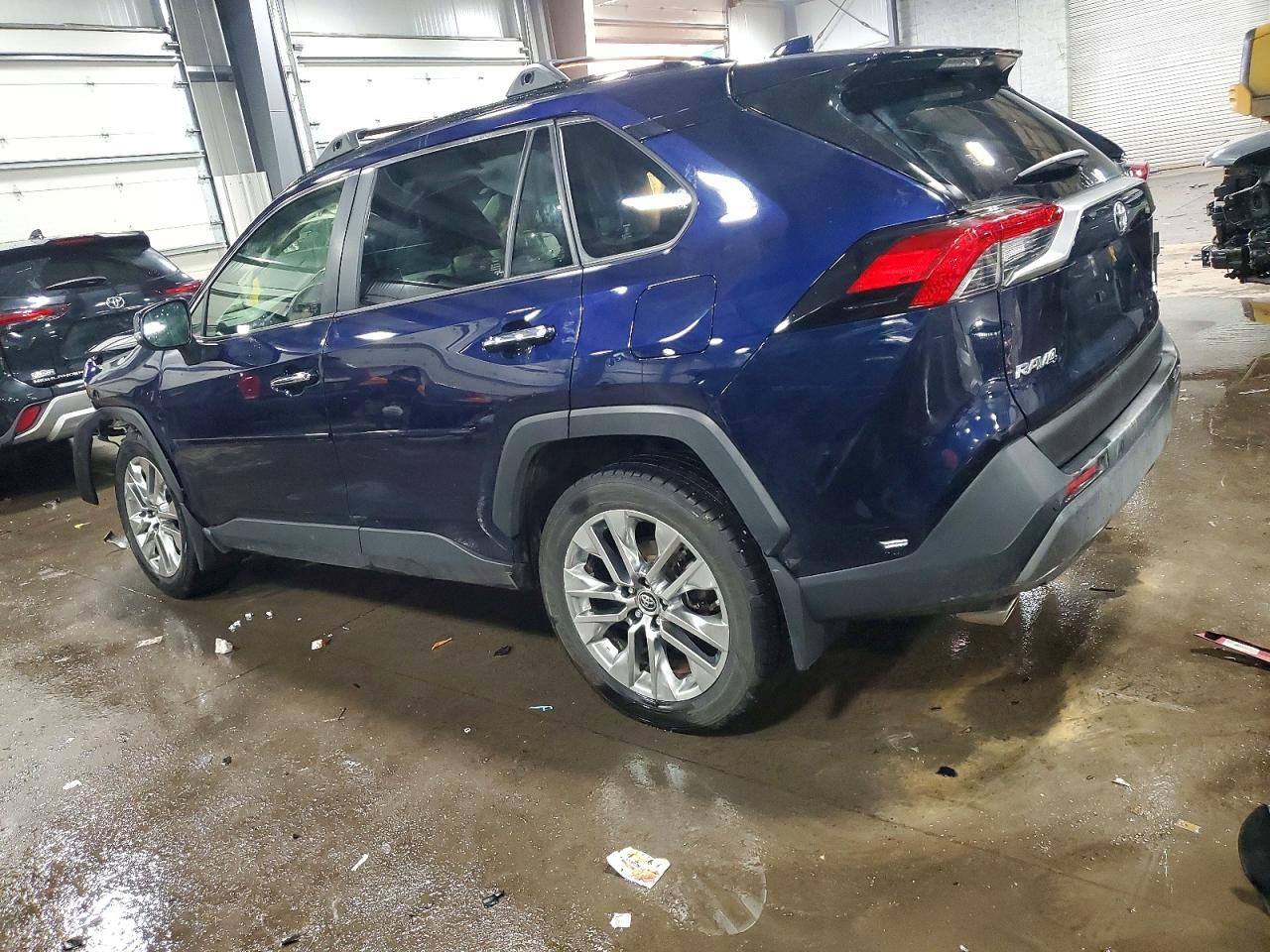 2019 TOYOTA RAV4 LIMITED photo 2