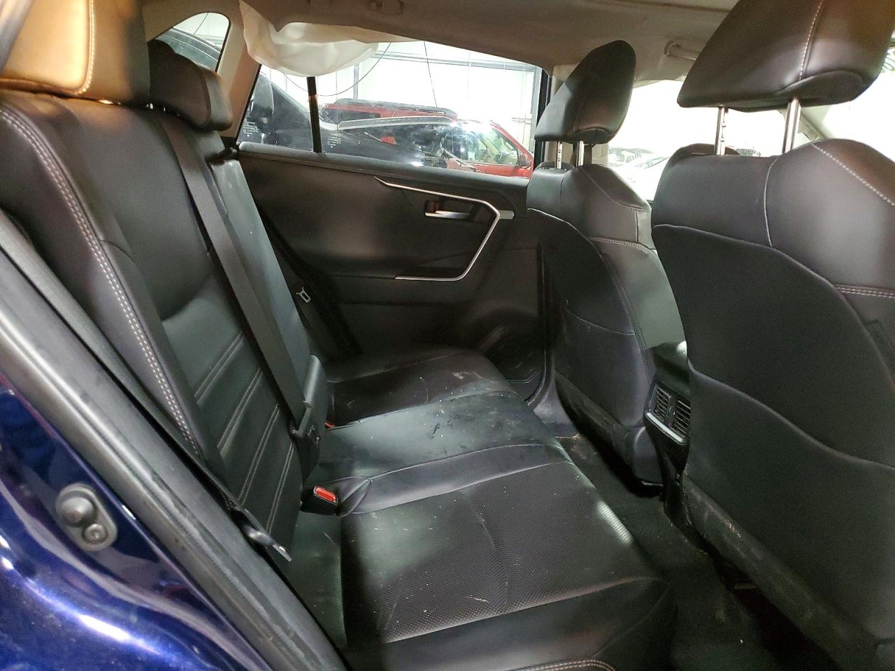 2019 TOYOTA RAV4 LIMITED photo 11