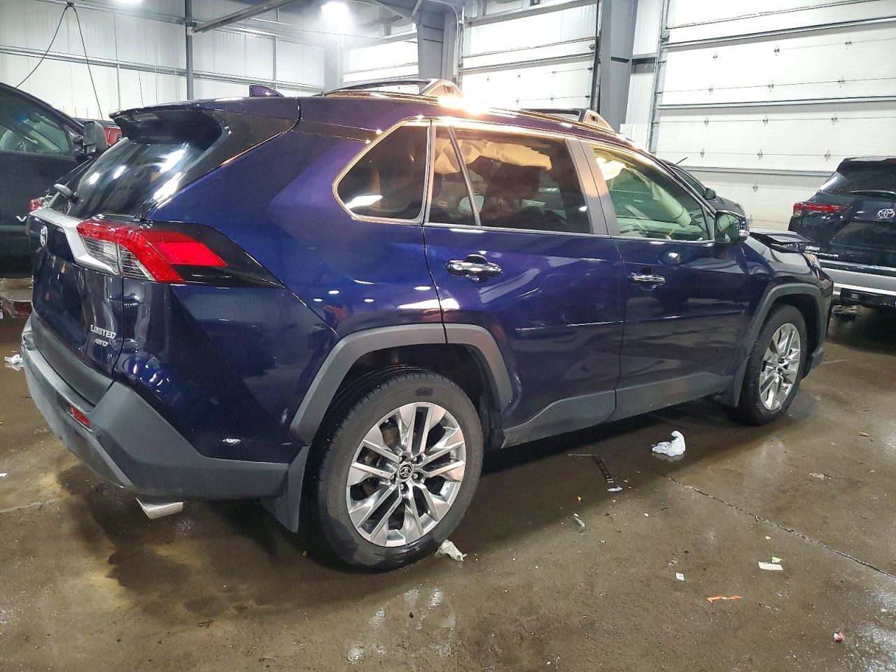 2019 TOYOTA RAV4 LIMITED photo 3
