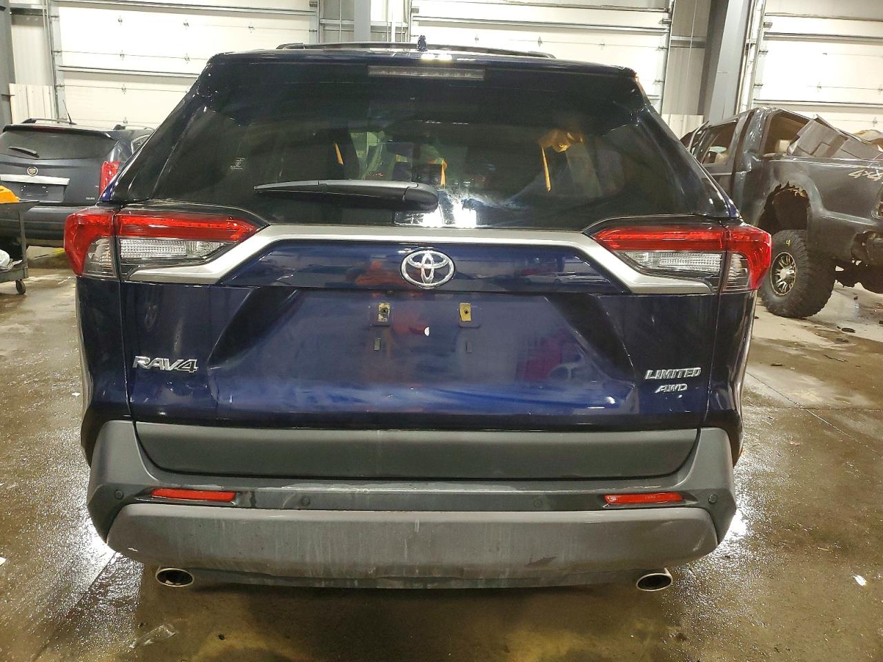 2019 TOYOTA RAV4 LIMITED photo 6