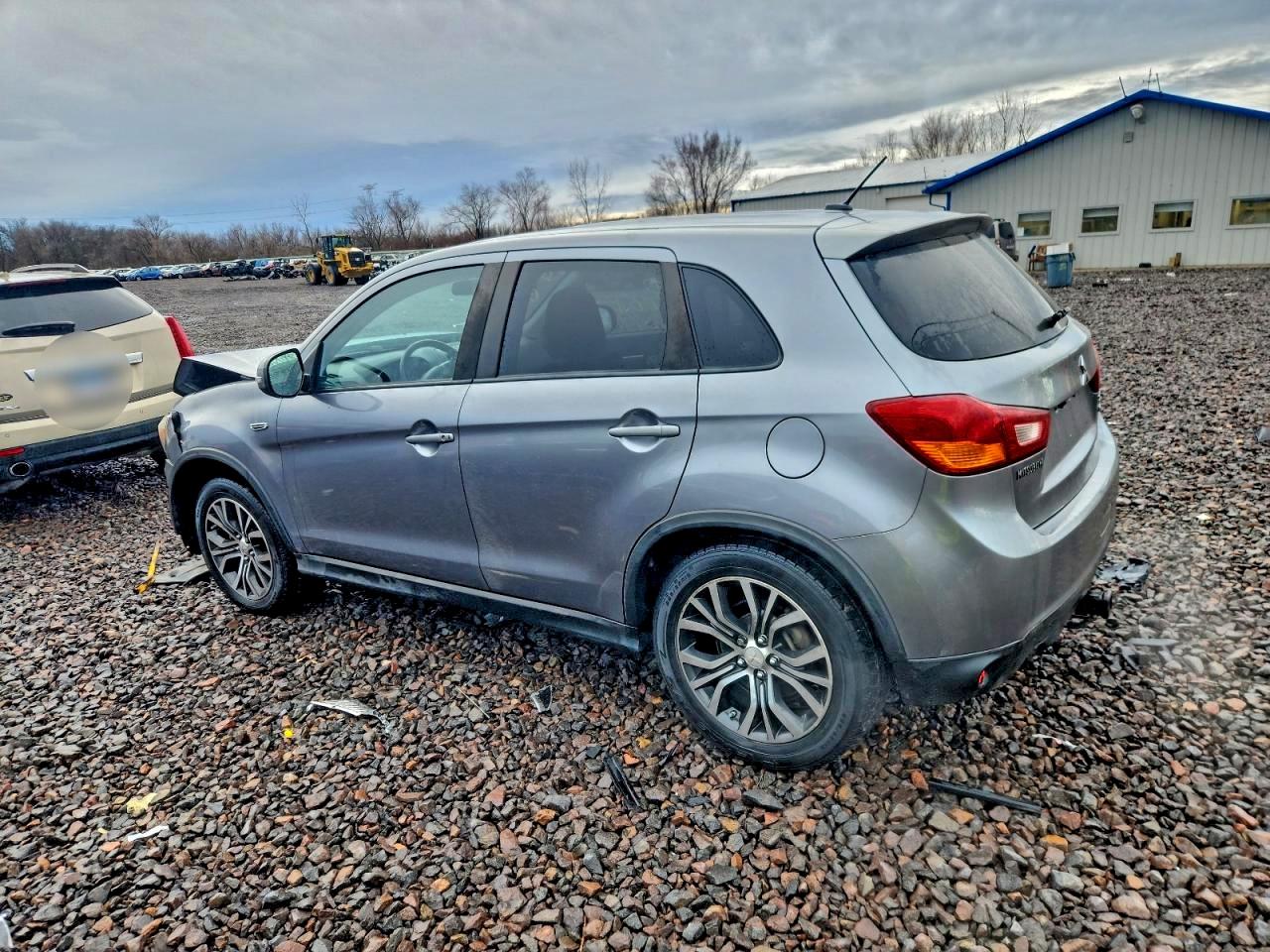 2016 MITSUBISHI OUTLANDER SPORT ES photo 2