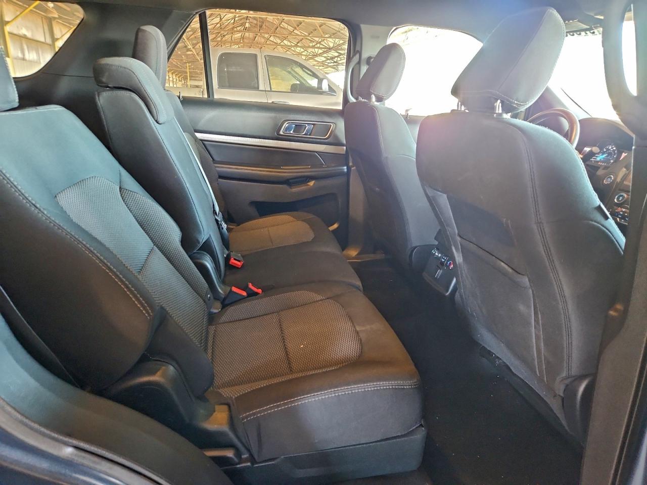 2018 FORD EXPLORER XLT photo 11