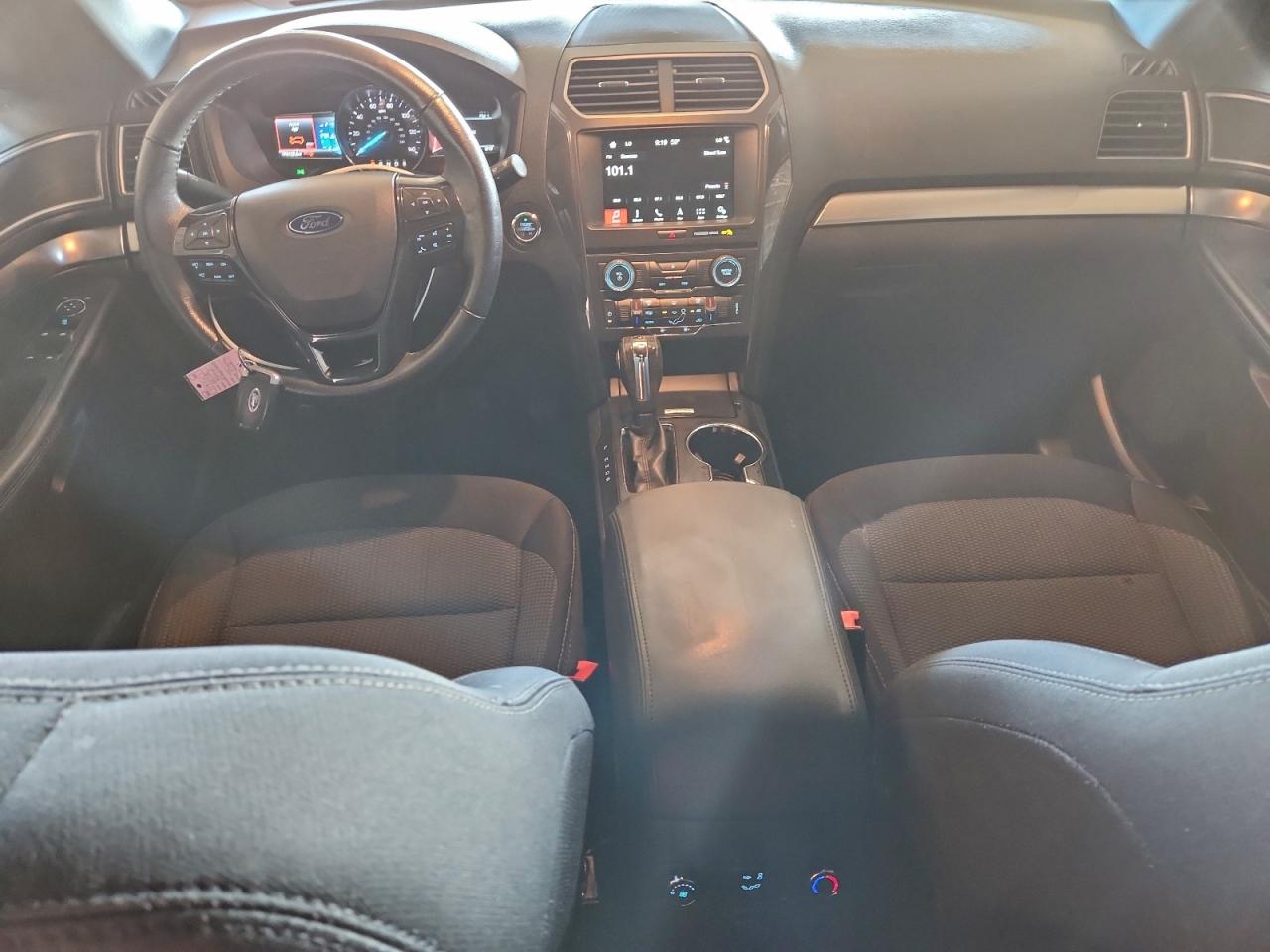 2018 FORD EXPLORER XLT photo 8