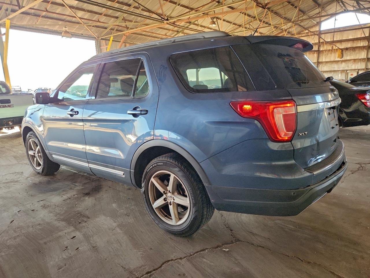 2018 FORD EXPLORER XLT photo 2