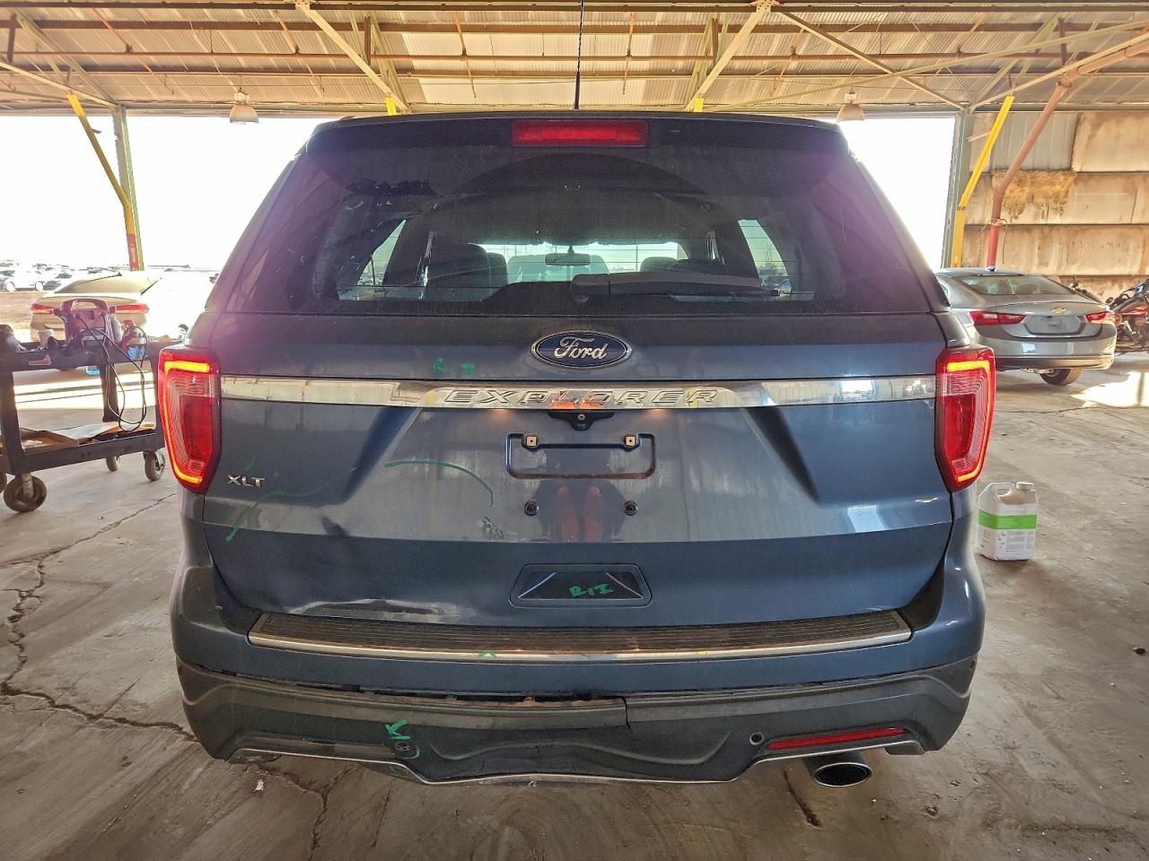 2018 FORD EXPLORER XLT photo 6
