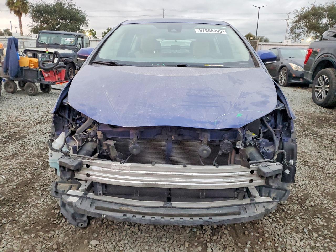 2017 TOYOTA PRIUS photo 5