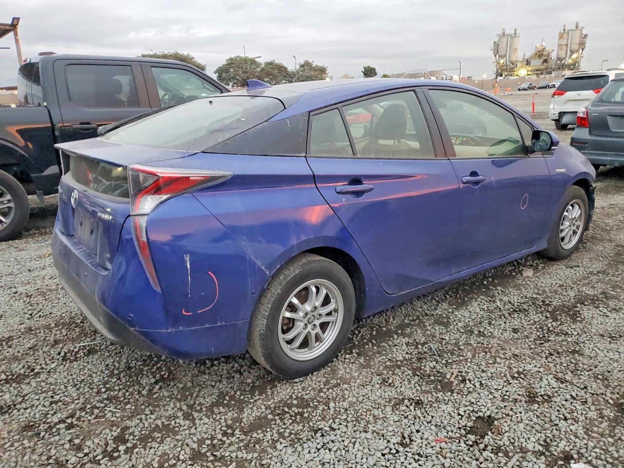 2017 TOYOTA PRIUS photo 3
