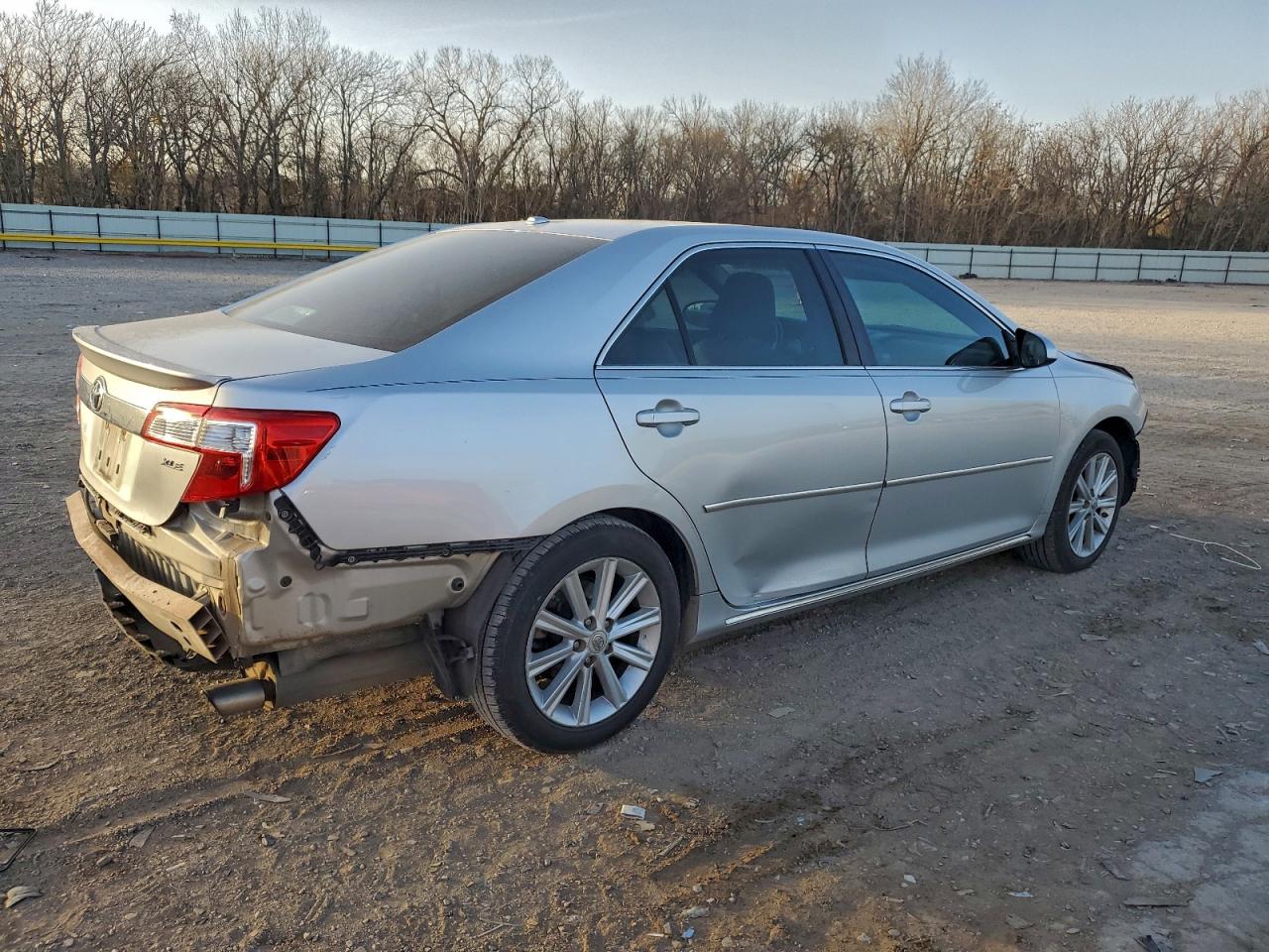 2012 TOYOTA CAMRY BASE photo 3