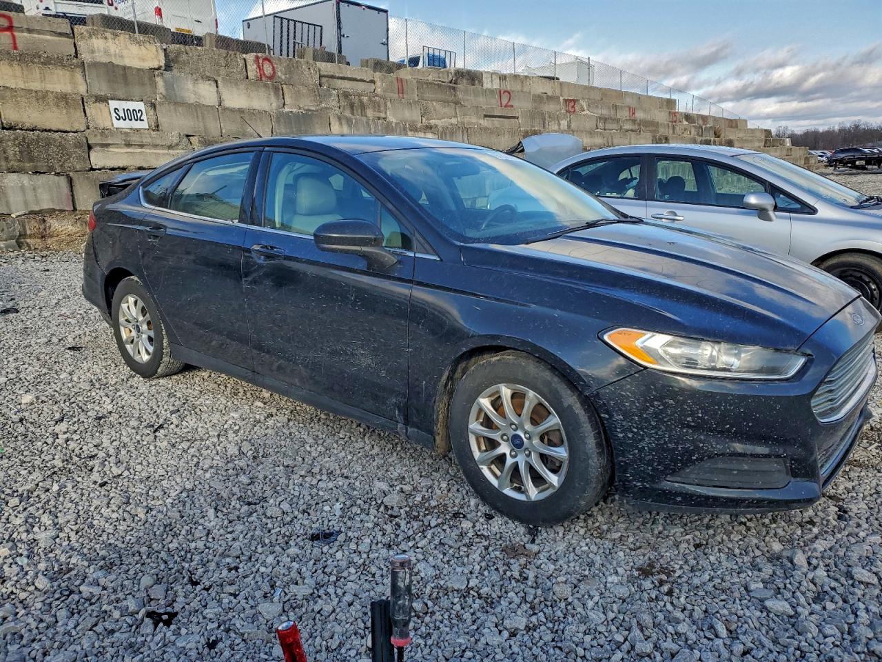 2015 FORD FUSION S photo 4