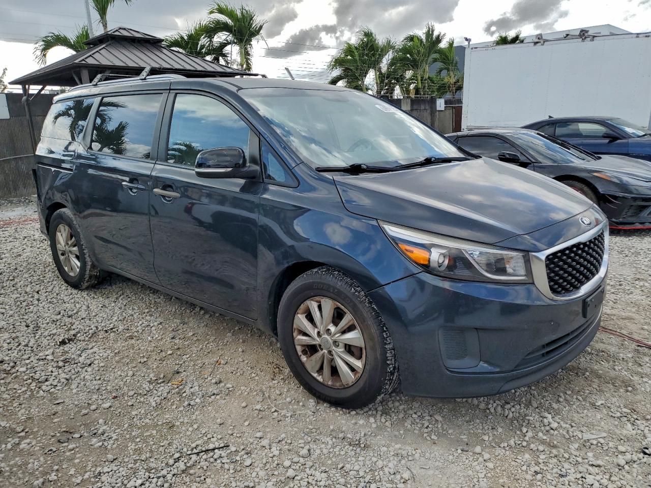 2016 KIA SEDONA photo 4
