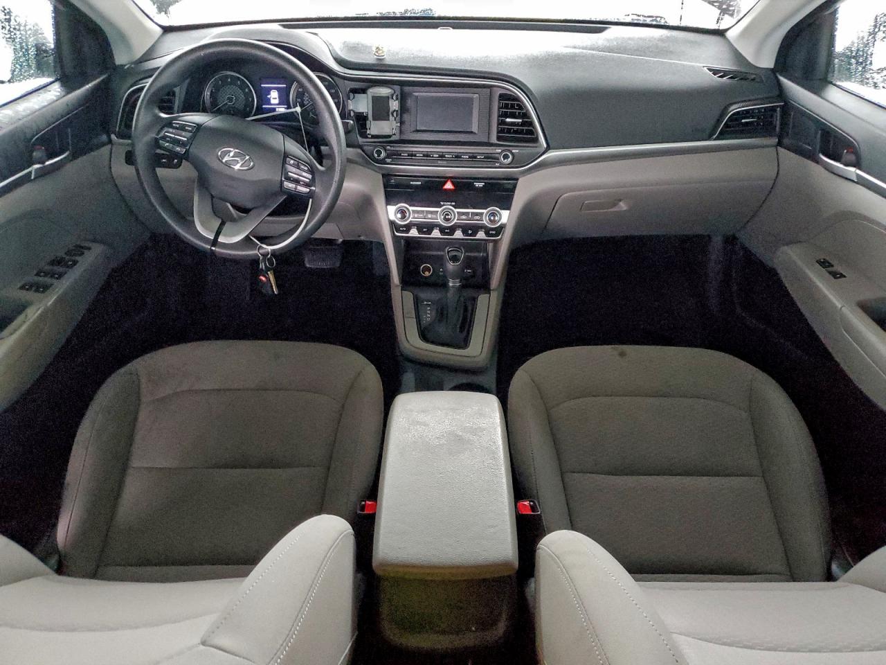 2020 HYUNDAI ELANTRA SE photo 8
