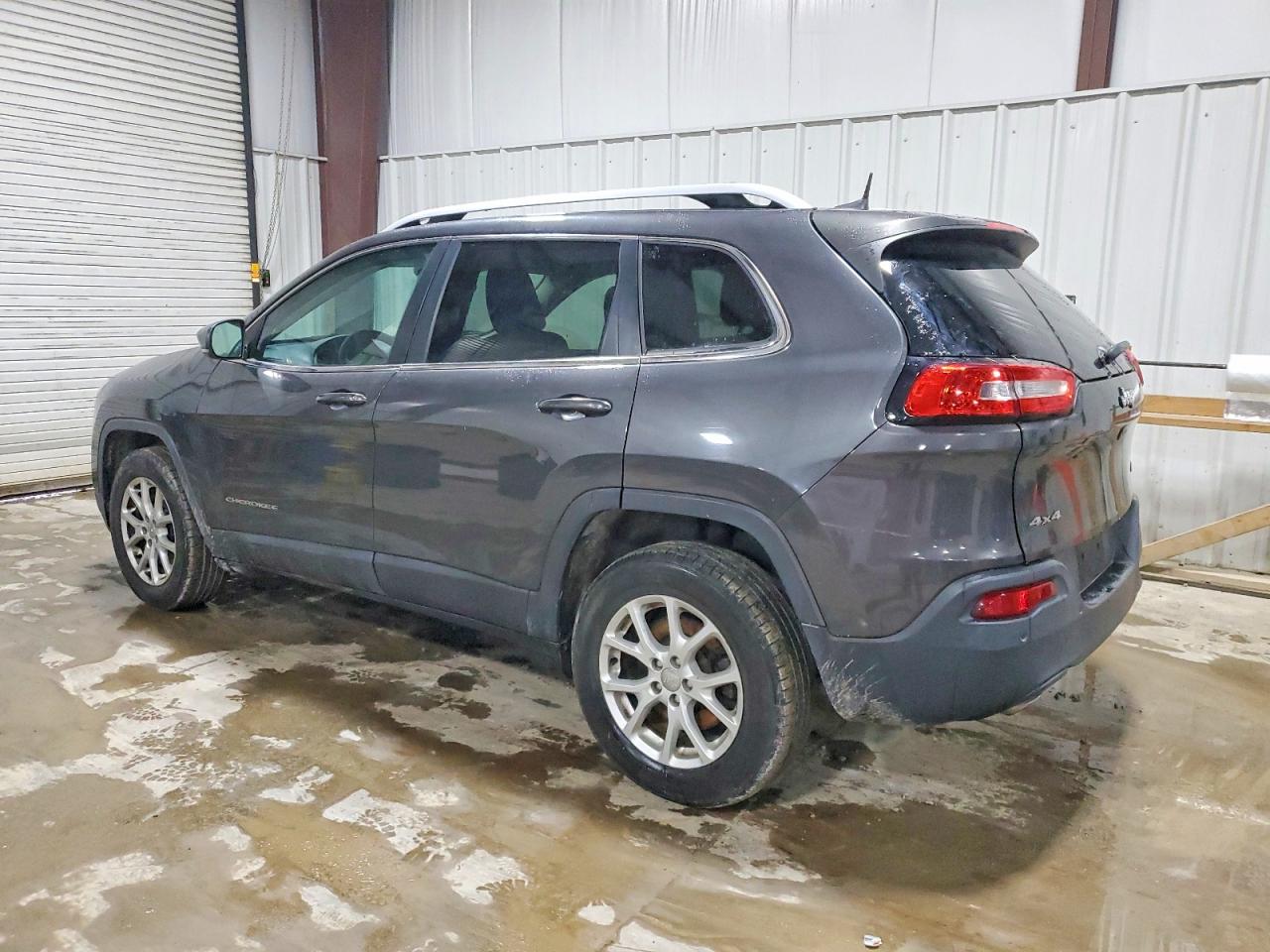 2017 JEEP CHEROKEE LATITUDE photo 2