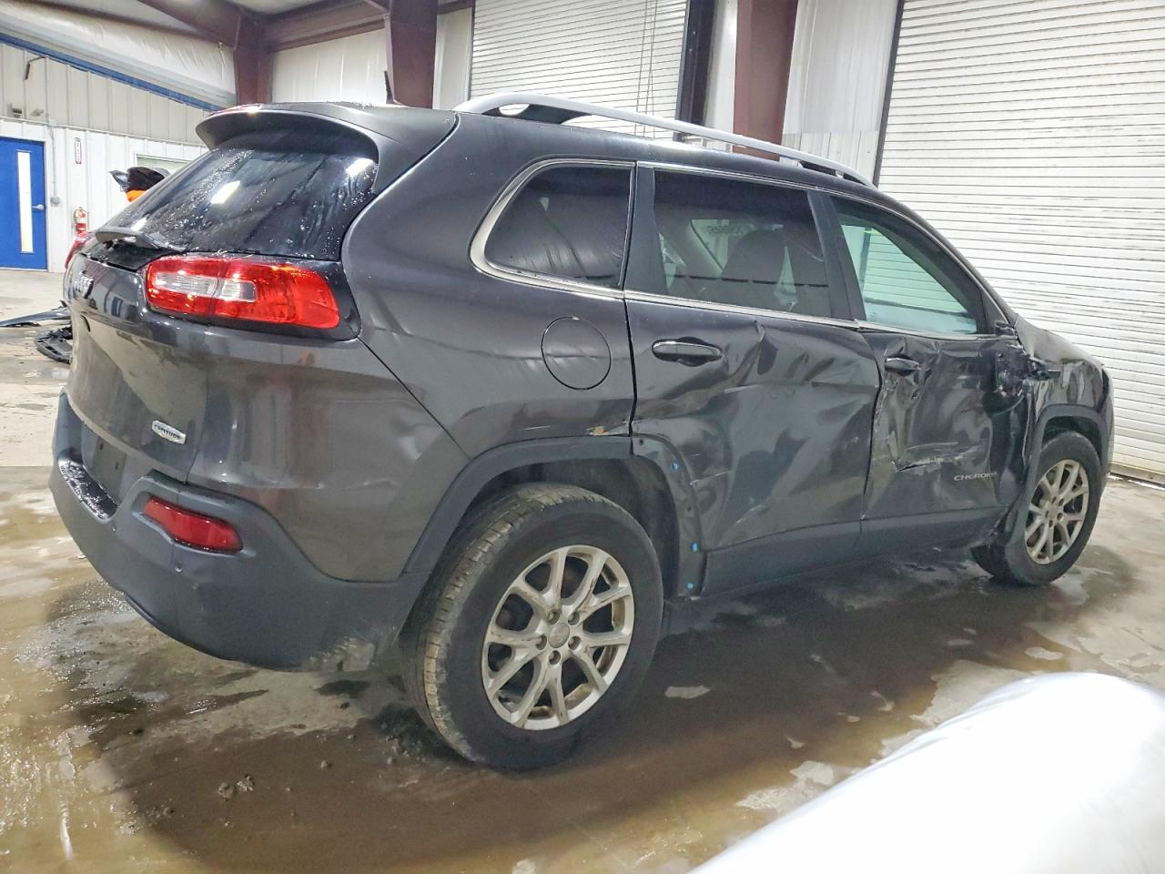2017 JEEP CHEROKEE LATITUDE photo 3