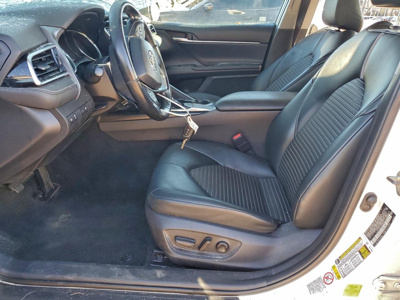 2018 TOYOTA CAMRY photo 13