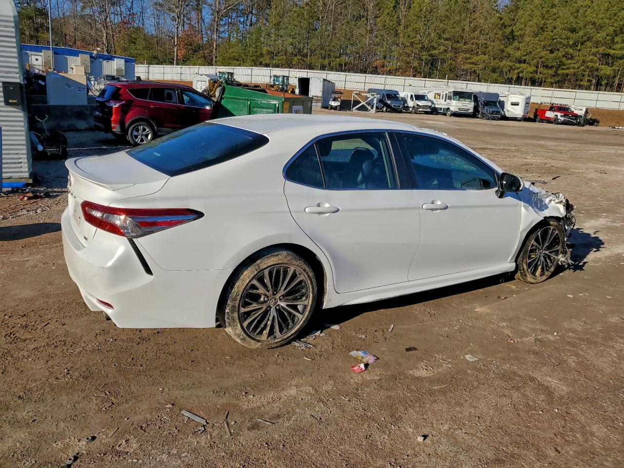2018 TOYOTA CAMRY photo 5