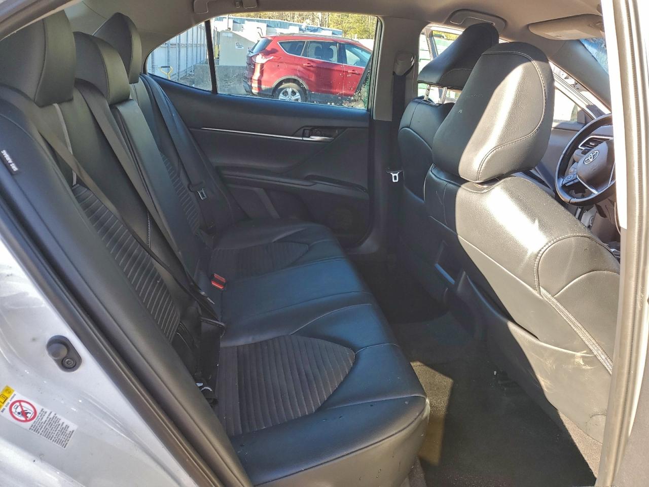 2018 TOYOTA CAMRY photo 19