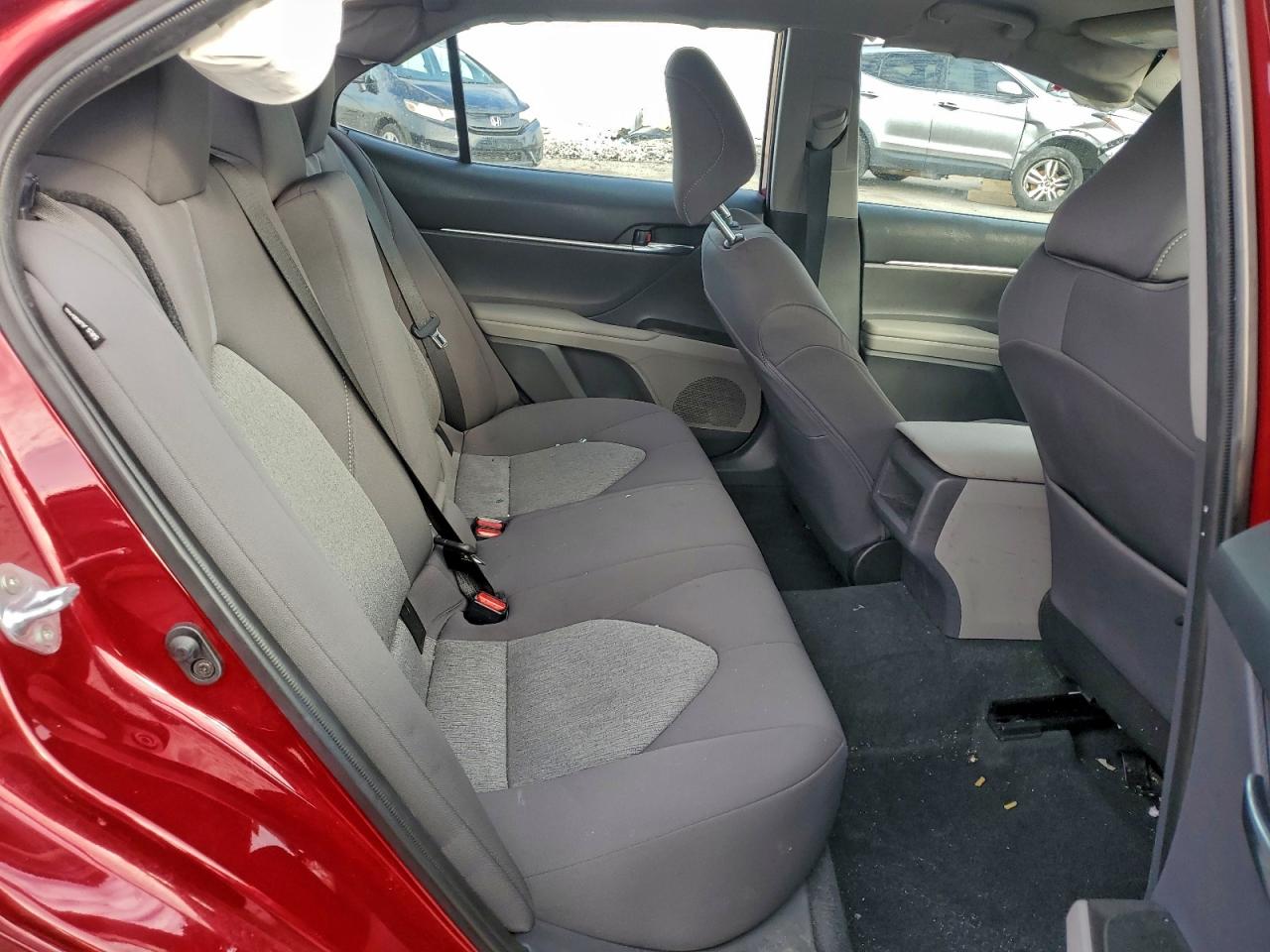 2022 TOYOTA CAMRY LE photo 10
