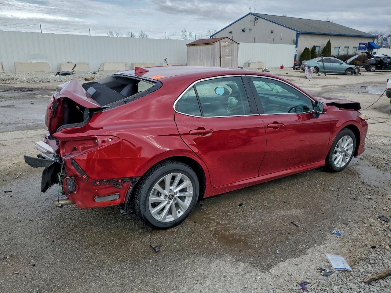 2022 TOYOTA CAMRY LE photo 3