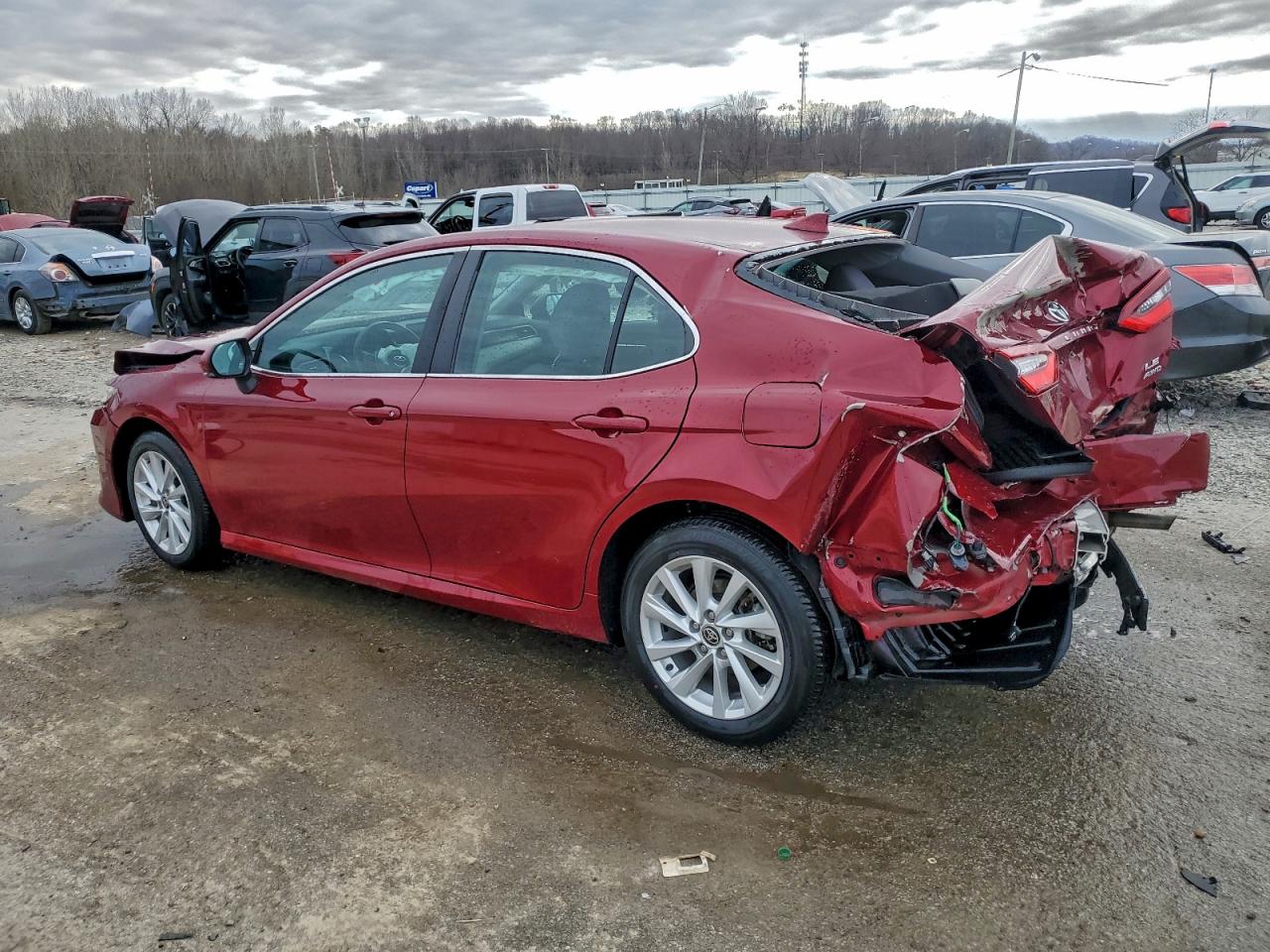 2022 TOYOTA CAMRY LE photo 2