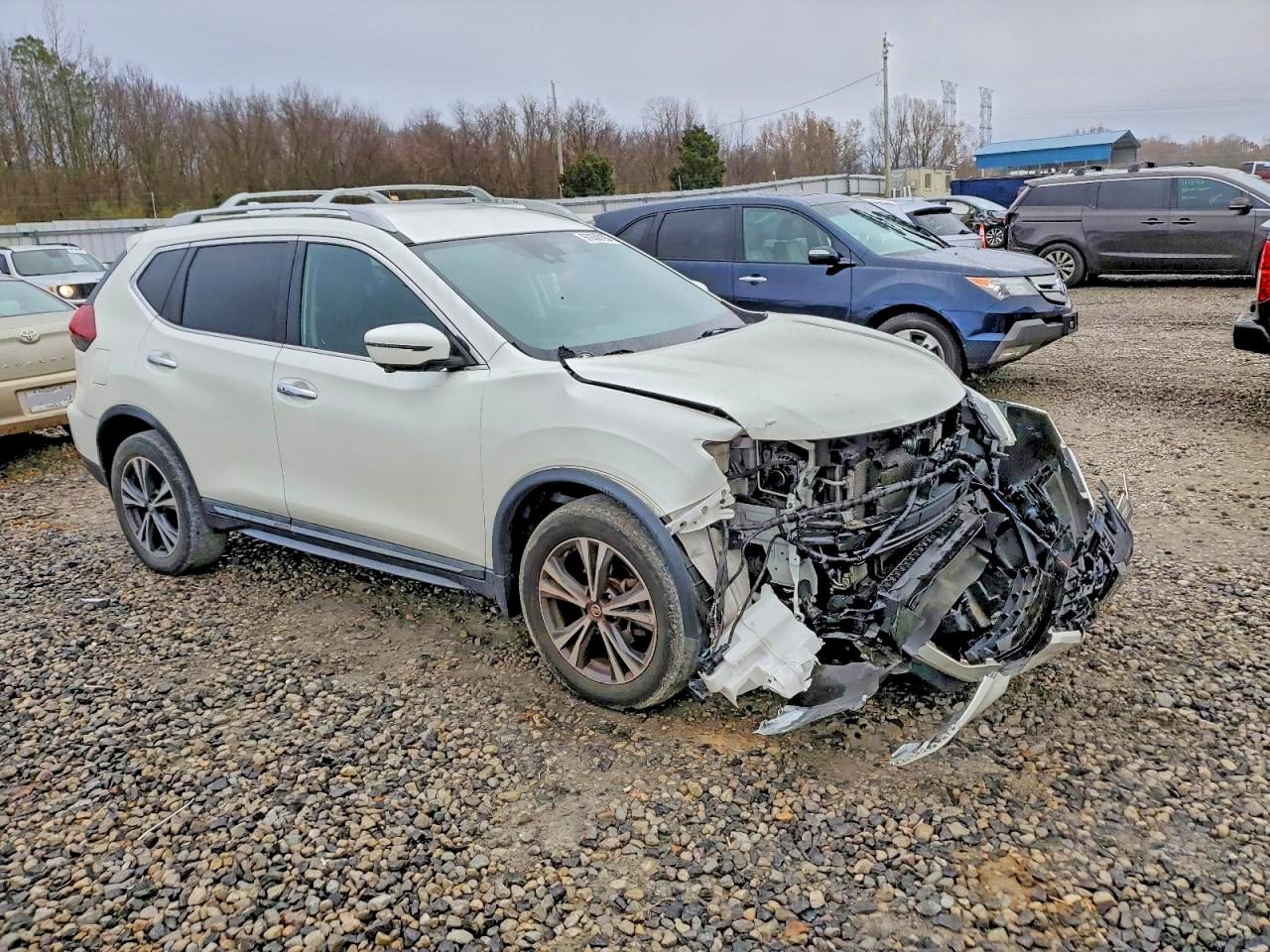 2018 NISSAN ROGUE S photo 4