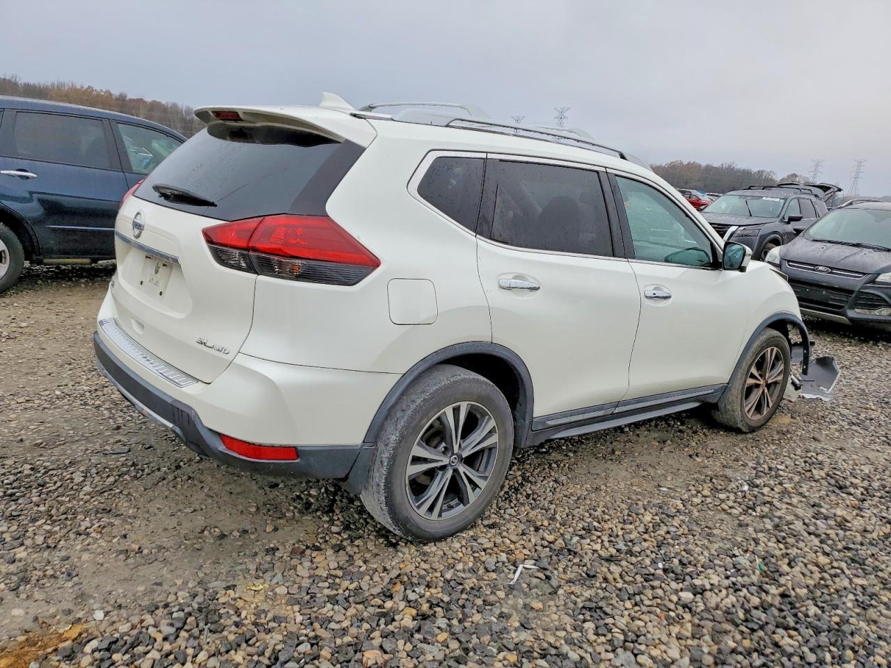 2018 NISSAN ROGUE S photo 3