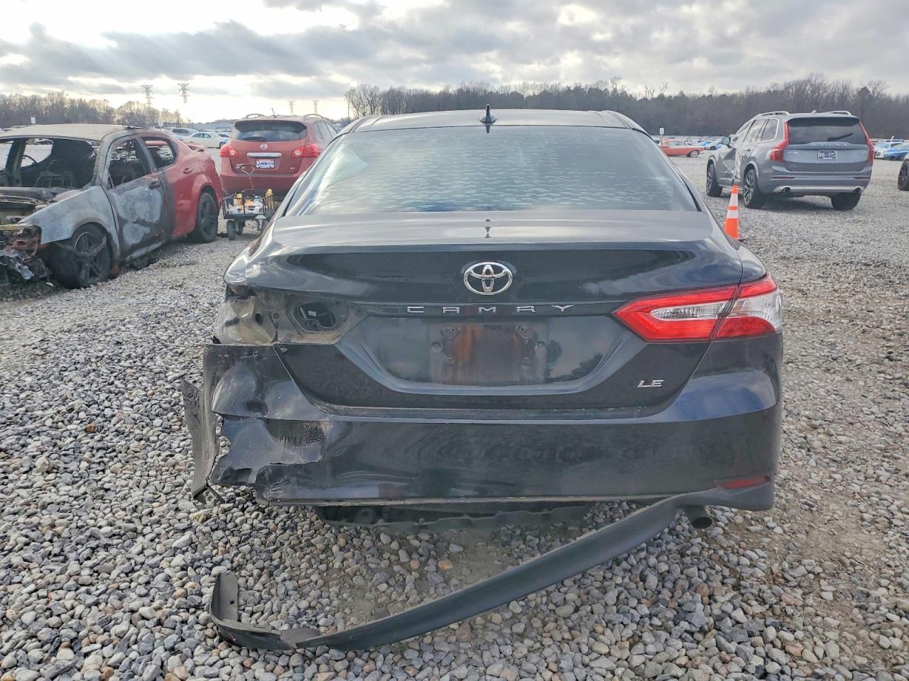 2020 TOYOTA CAMRY LE photo 6