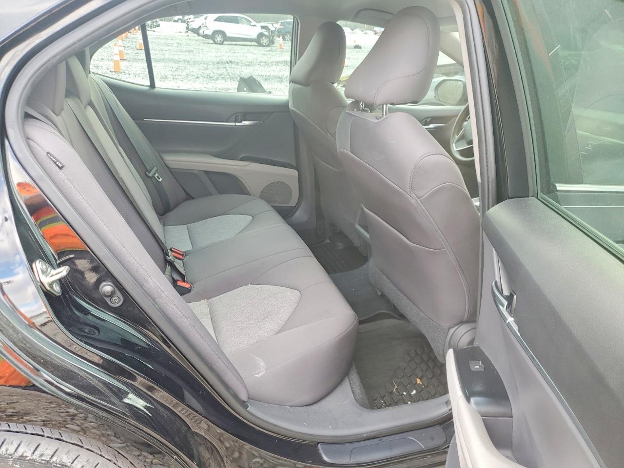 2020 TOYOTA CAMRY LE photo 10