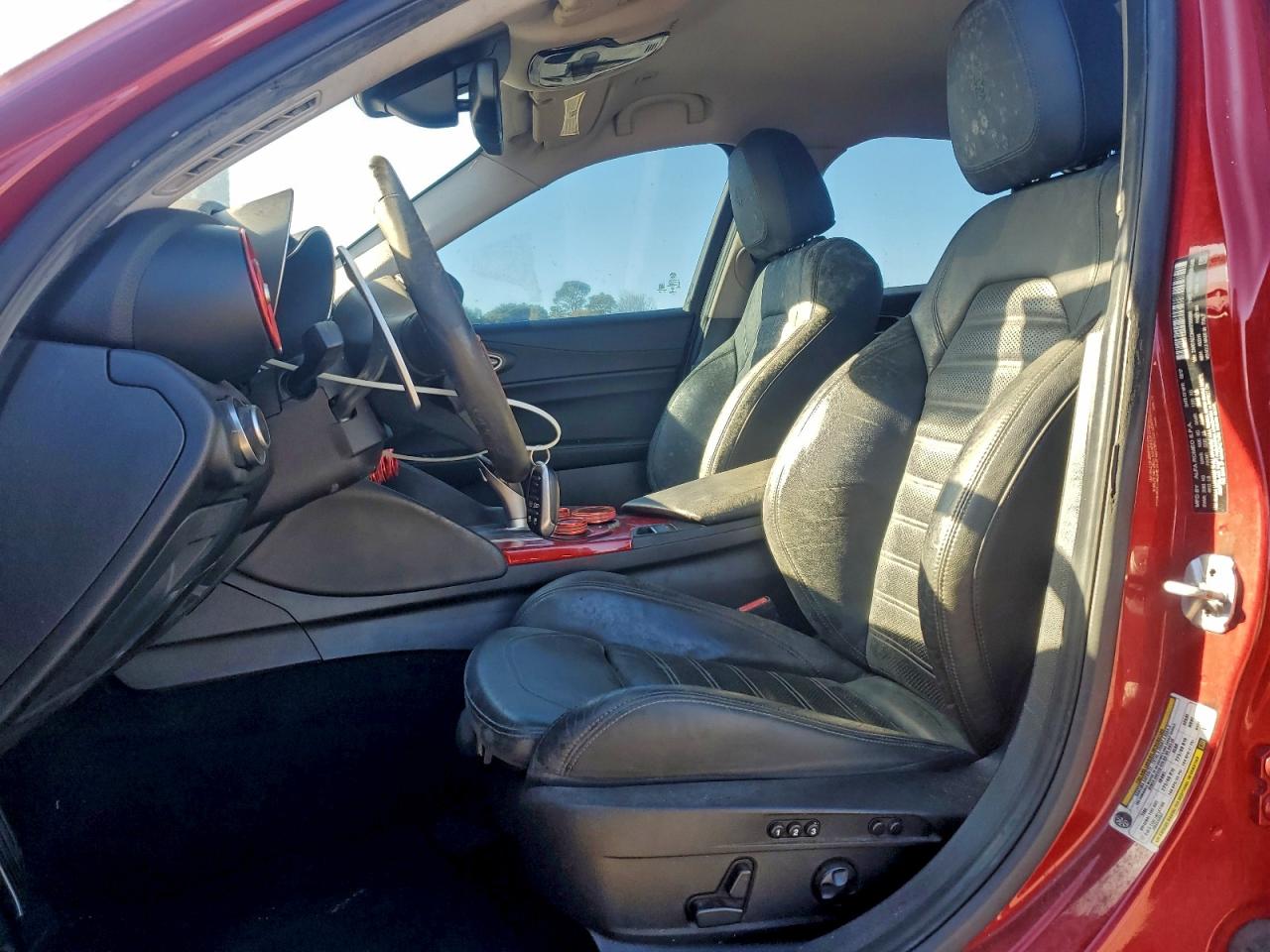 2017 ALFA ROMEO GIULIA TI photo 7