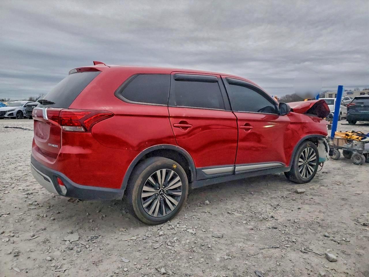 2019 MITSUBISHI OUTLANDER SE photo 3